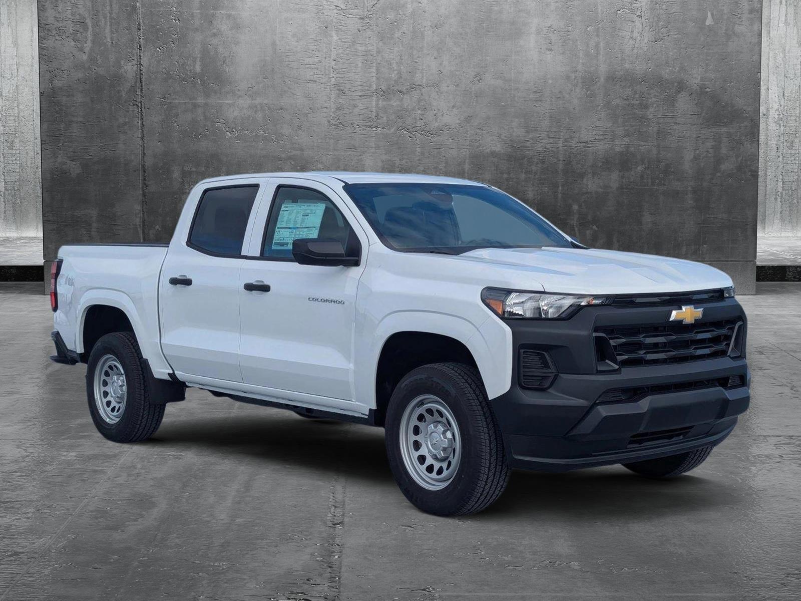 2024 Chevrolet Colorado Vehicle Photo in PEMBROKE PINES, FL 33024-6534