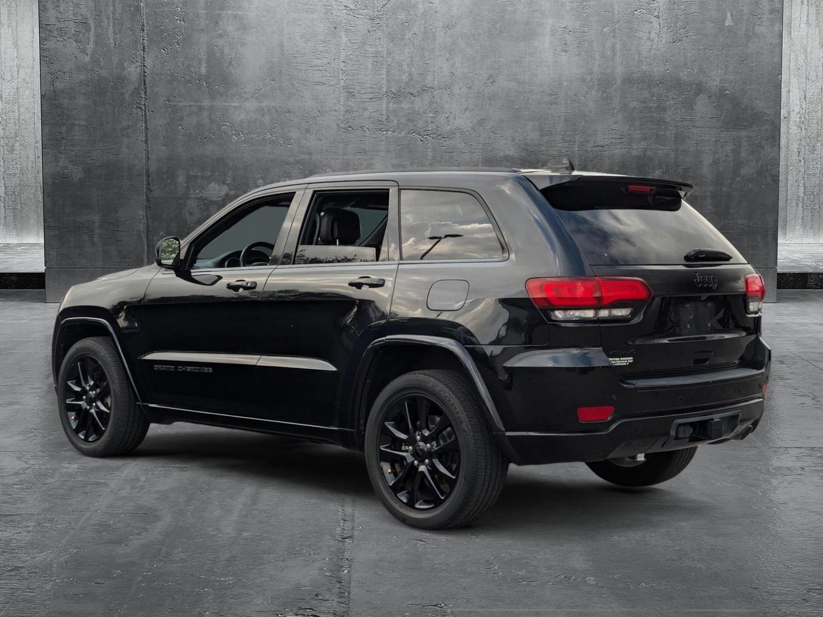 2017 Jeep Grand Cherokee Vehicle Photo in St. Petersburg, FL 33713