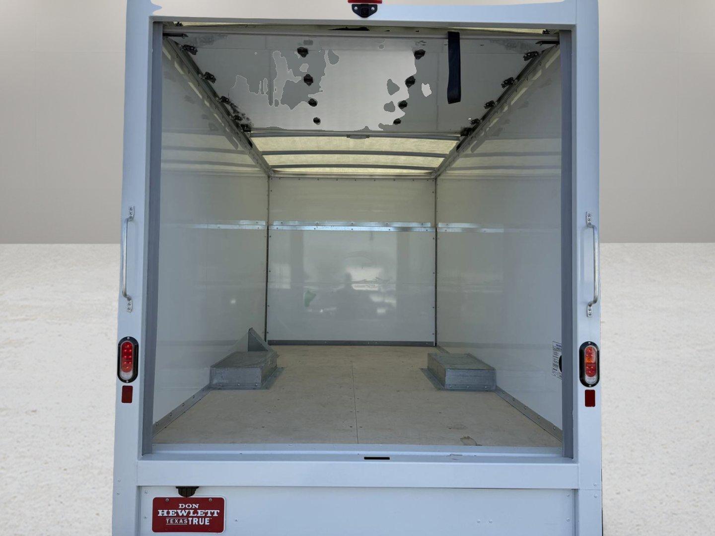 2024 Chevrolet Express Cutaway 3500 Vehicle Photo in GEORGETOWN, TX 78626-7508