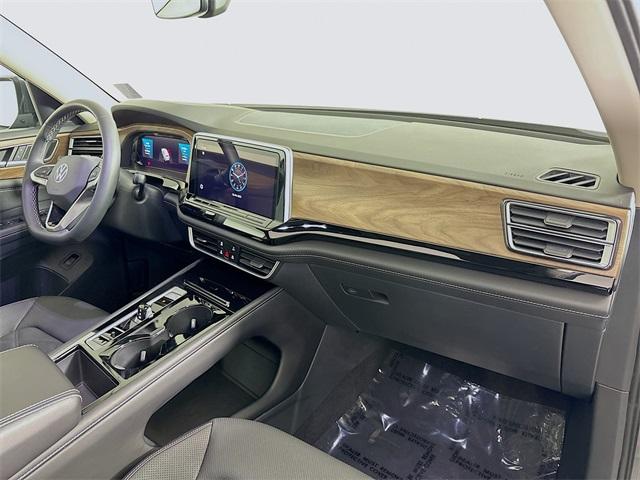 2024 Volkswagen Atlas Vehicle Photo in Puyallup, WA 98371