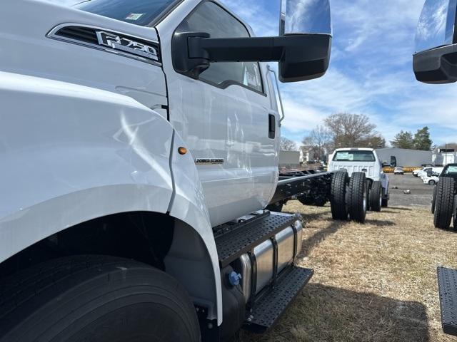2025 Ford F-750SD Vehicle Photo in Webster, MA 01570-1415
