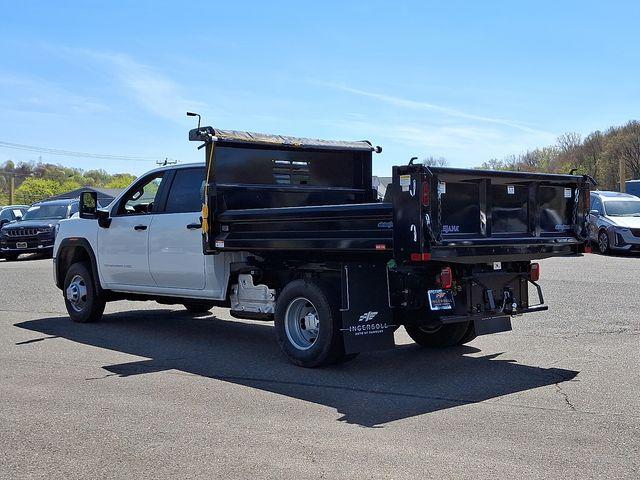 2025 GMC Sierra 3500 HD Chassis Cab Vehicle Photo in DANBURY, CT 06810-5034