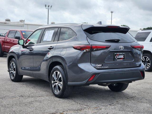 2024 Toyota Highlander Vehicle Photo in SUGAR LAND, TX 77478-0000