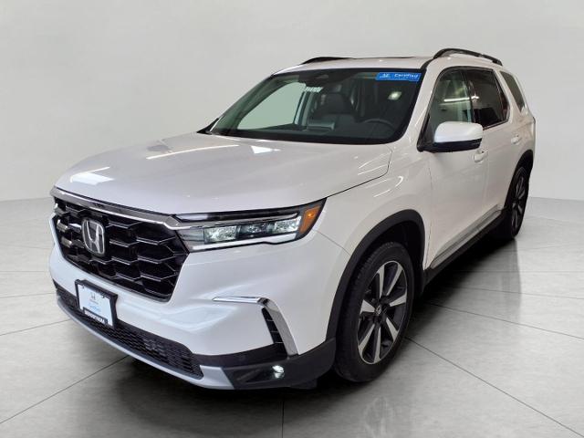 2025 Honda Pilot Vehicle Photo in Oshkosh, WI 54904