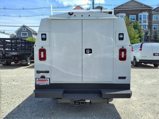 2024 GMC Savana Cutaway 3500 Vehicle Photo in LYNDHURST, NJ 07071-2008