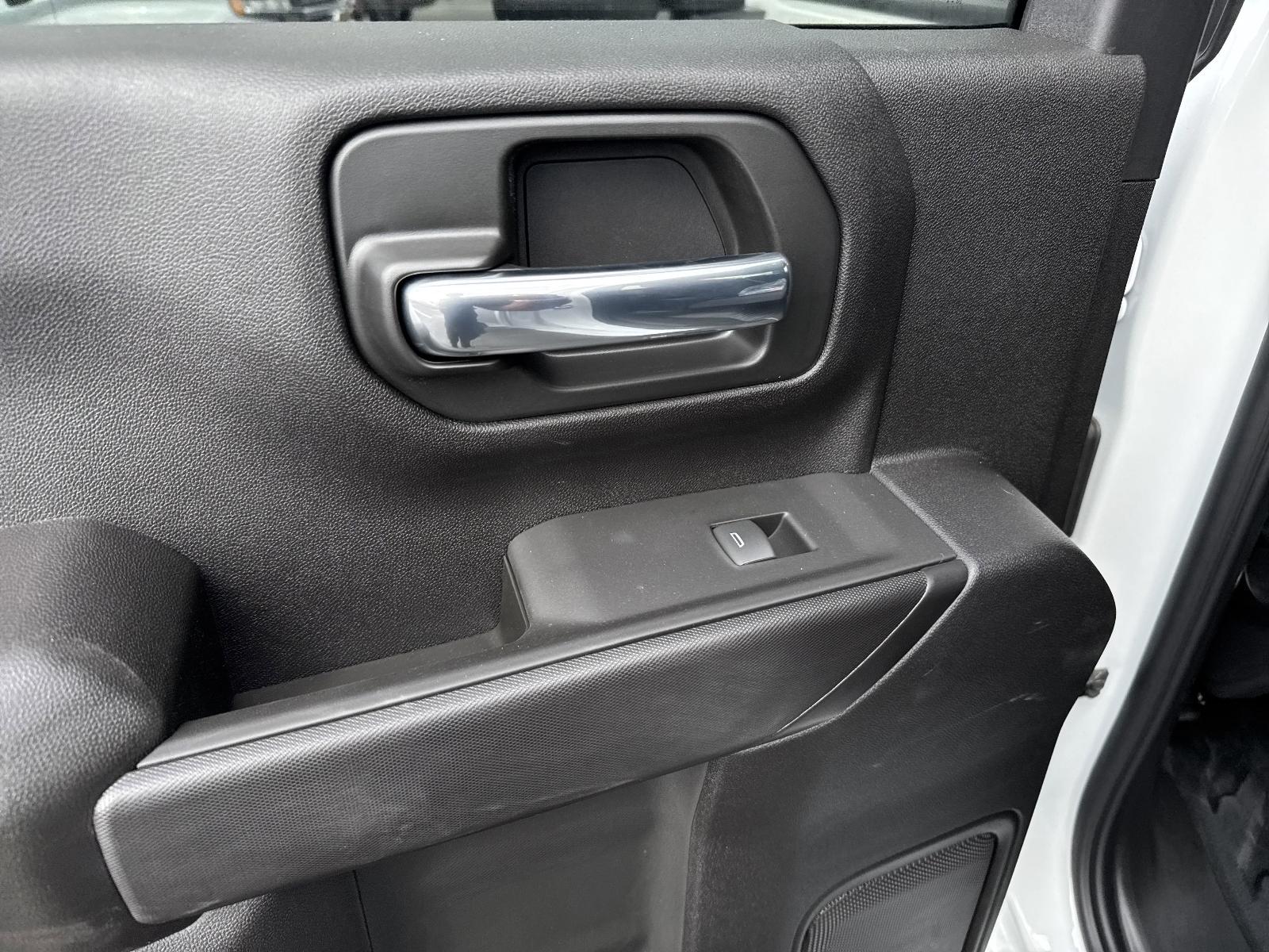 2025 Chevrolet Silverado 3500 HD Chassis Cab Vehicle Photo in GEORGETOWN, TX 78626-7508