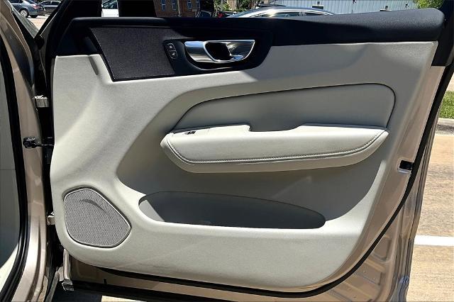 2025 Volvo XC60 Plug-In Hybrid Vehicle Photo in Houston, TX 77007