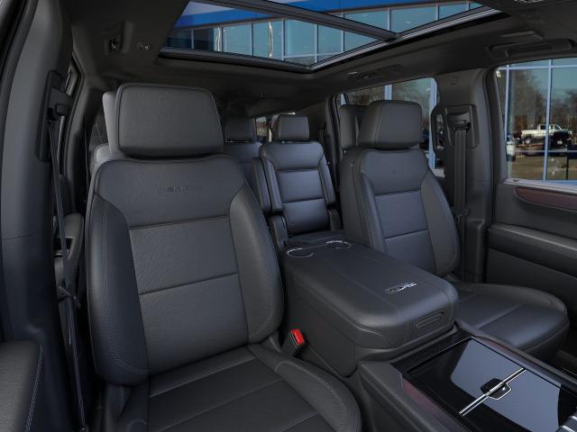 2025 GMC Yukon XL Vehicle Photo in OSHKOSH, WI 54904-7811