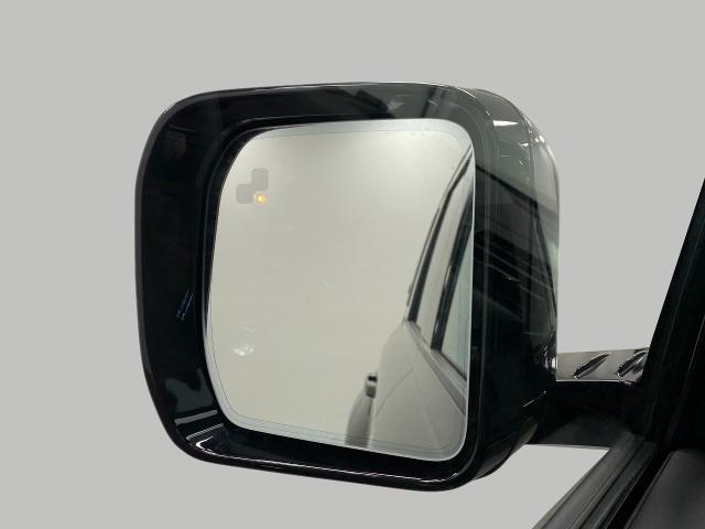 2025 Defender Vehicle Photo in Appleton, WI 54913