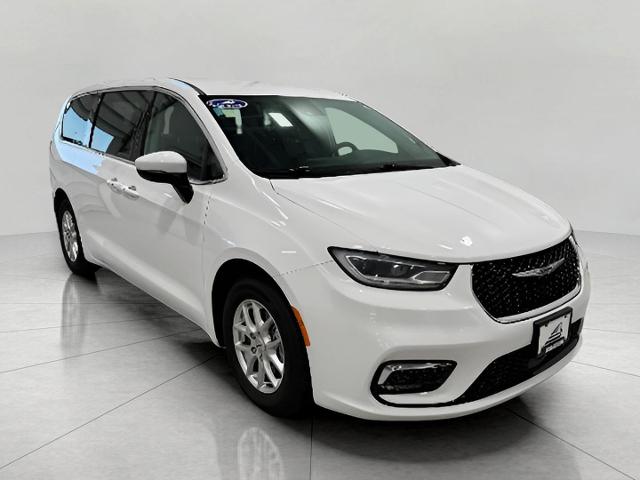 2023 Chrysler Pacifica Vehicle Photo in Green Bay, WI 54304