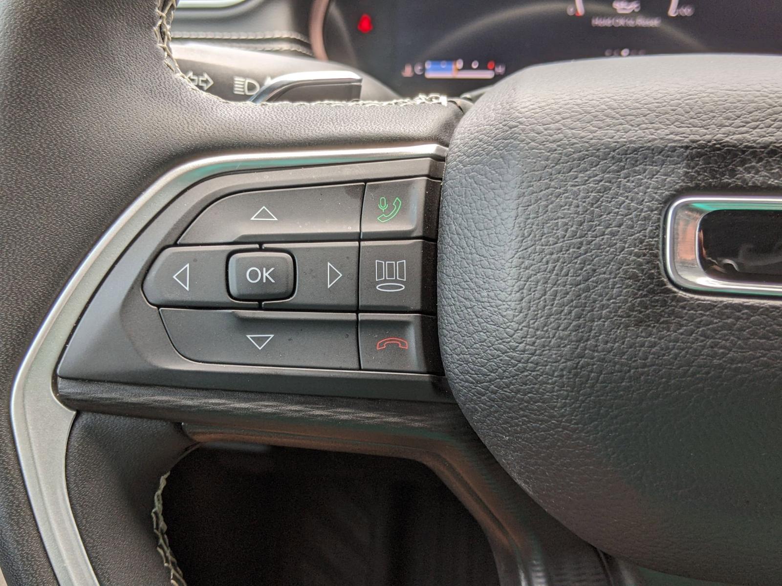 2024 Jeep Grand Cherokee L Vehicle Photo in Seguin, TX 78155