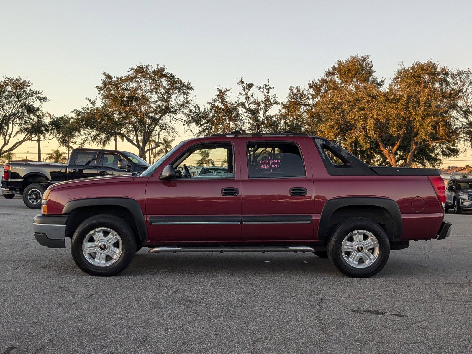 2004 Chevrolet Avalanche Vehicle Photo in St. Petersburg, FL 33713