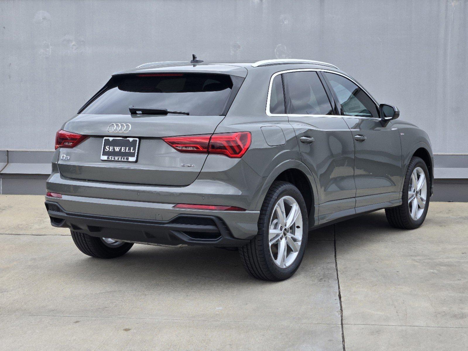 2024 Audi Q3 Vehicle Photo in SUGAR LAND, TX 77478