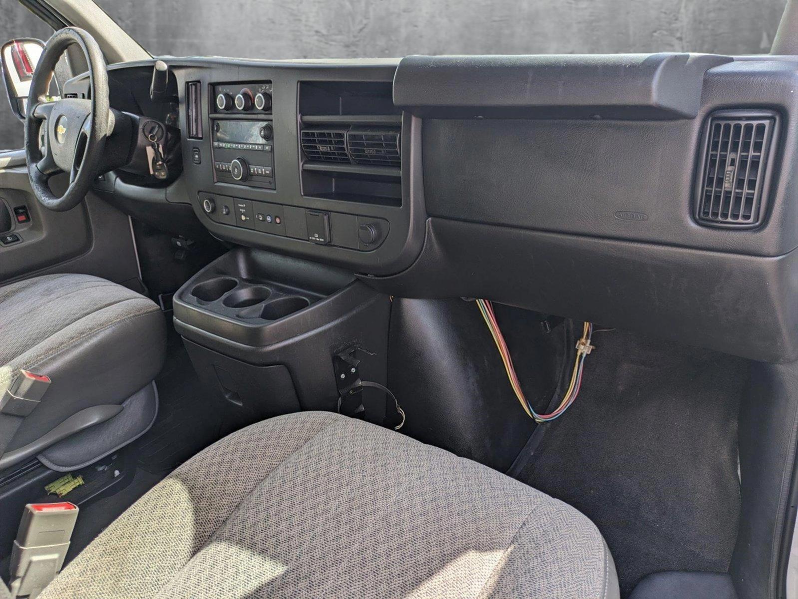 2015 Chevrolet Express Passenger Vehicle Photo in GREENACRES, FL 33463-3207