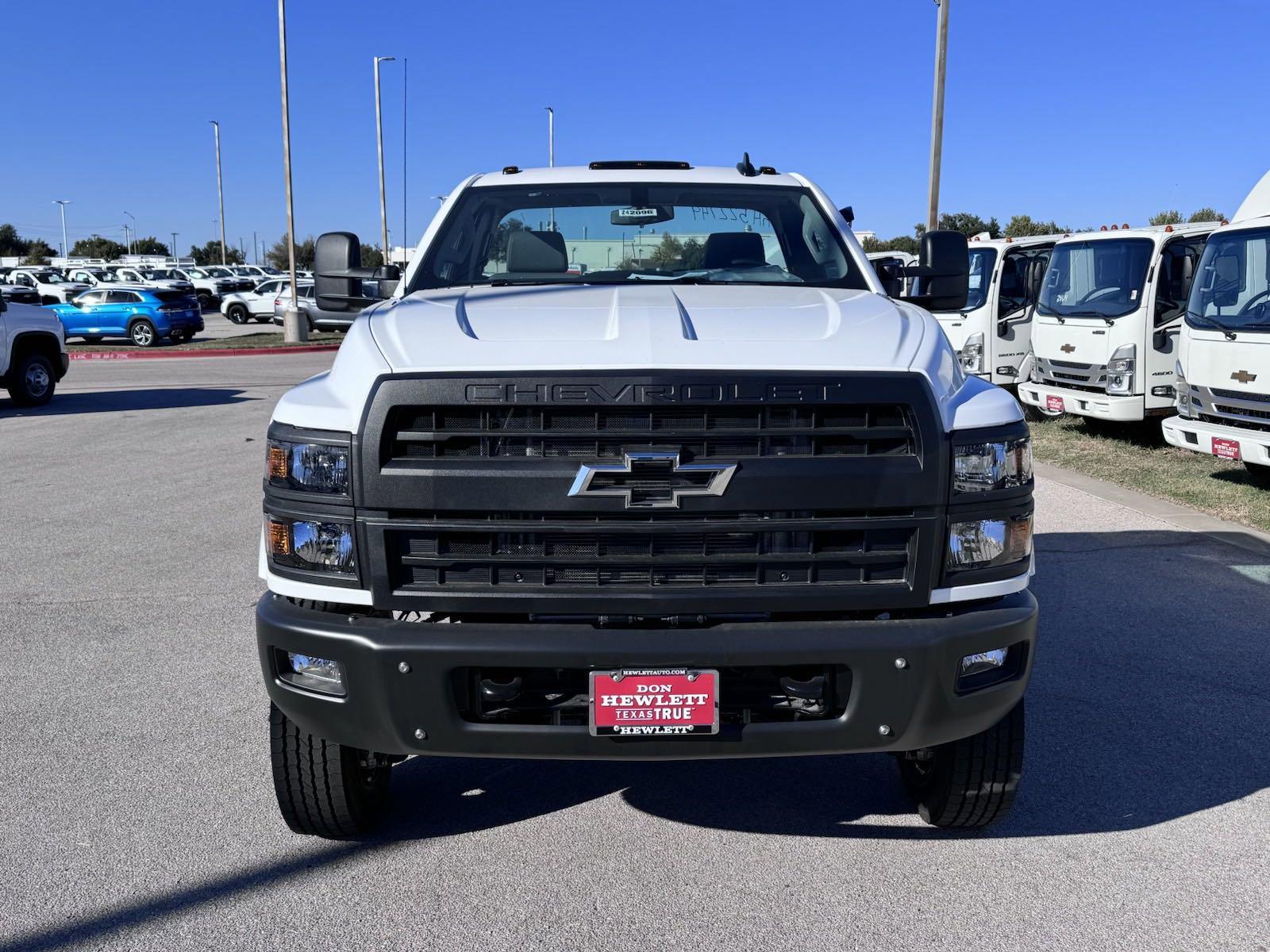 2024 Chevrolet Silverado 5500 HD Vehicle Photo in GEORGETOWN, TX 78626-7508
