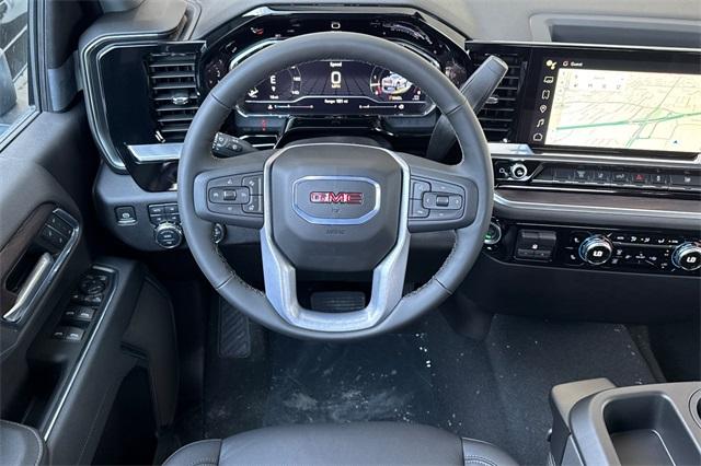2025 GMC Sierra 2500 HD Vehicle Photo in ELK GROVE, CA 95757-8703