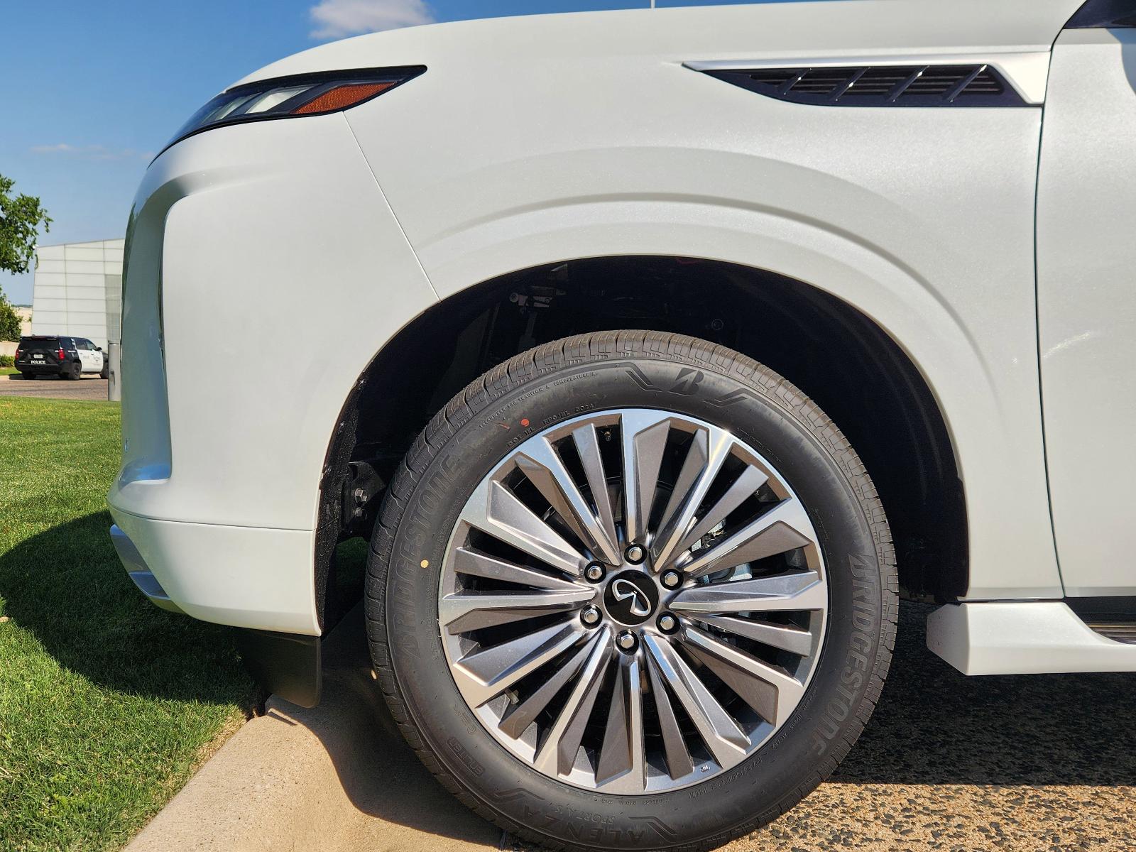 2025 INFINITI QX80 Vehicle Photo in Fort Worth, TX 76132