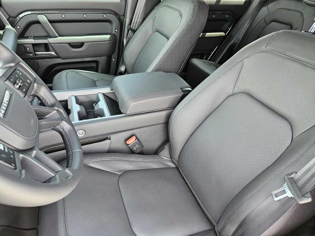 2025 Defender Vehicle Photo in AUSTIN, TX 78717