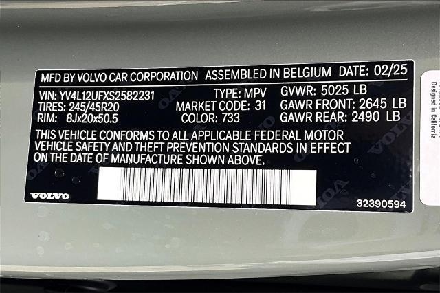 2025 Volvo XC40 Vehicle Photo in Houston, TX 77007