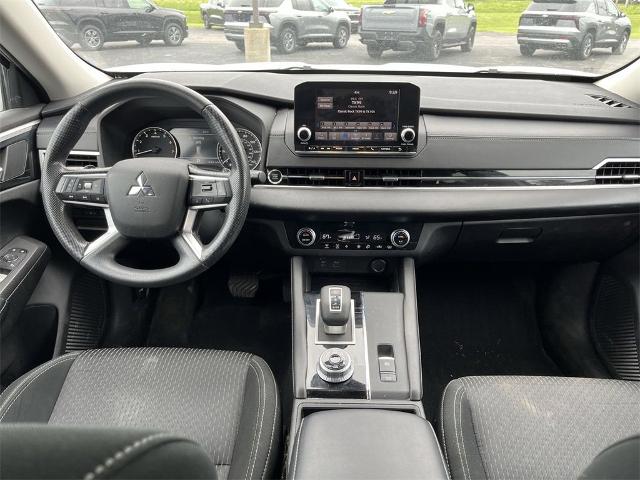 2022 Mitsubishi Outlander Vehicle Photo in TULLY, NY 13159-3159