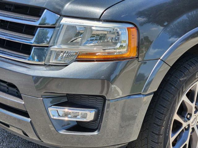 2017 Ford Expedition Vehicle Photo in DENTON, TX 76210-9321