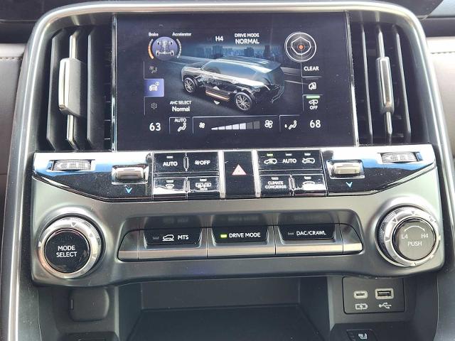 2022 Lexus LX 600 Vehicle Photo in FORT WORTH, TX 76132