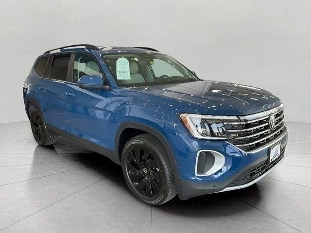 2025 Volkswagen Atlas Vehicle Photo in Neenah, WI 54956