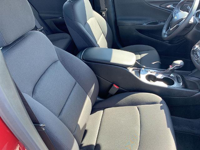 2022 Chevrolet Malibu Vehicle Photo in MOON TOWNSHIP, PA 15108-2571