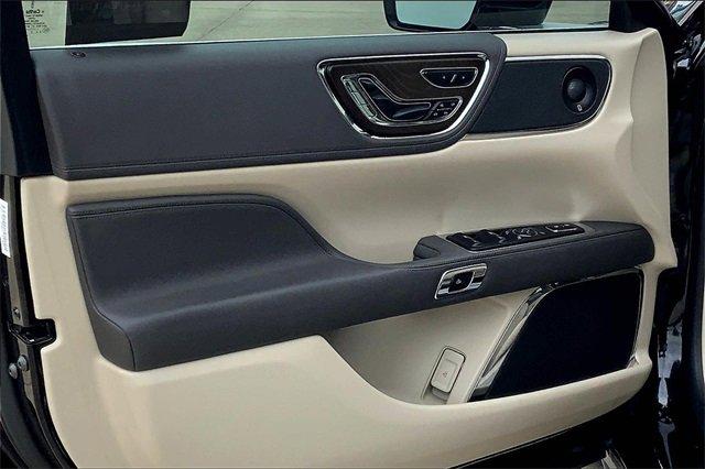 2020 Lincoln Continental Vehicle Photo in TOPEKA, KS 66609-0000
