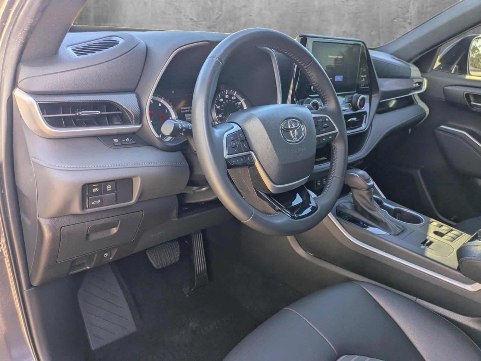 2024 Toyota Highlander Vehicle Photo in Winter Park, FL 32792