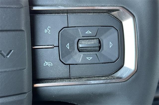 2025 GMC HUMMER EV SUV Vehicle Photo in ELK GROVE, CA 95757-8703
