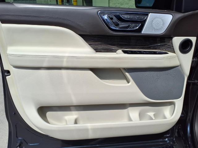 2021 Lincoln Navigator Vehicle Photo in Tampa, FL 33612