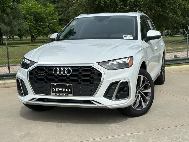 2025 Audi Q5 Vehicle Photo in HOUSTON, TX 77090