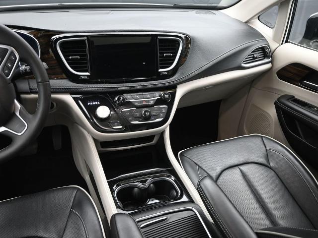 2023 Chrysler Pacifica Vehicle Photo in Cedar Rapids, IA 52402