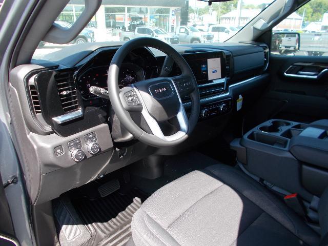 2025 GMC Sierra 1500 Vehicle Photo in LOWELL, MA 01852-4336