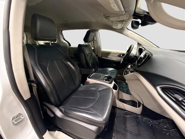 2022 Chrysler Pacifica Vehicle Photo in EVERETT, WA 98203-5662