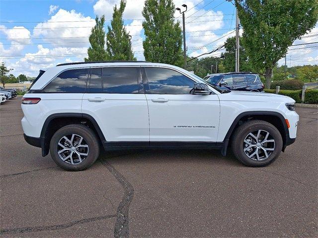 2024 Jeep Grand Cherokee Vehicle Photo in Willow Grove, PA 19090