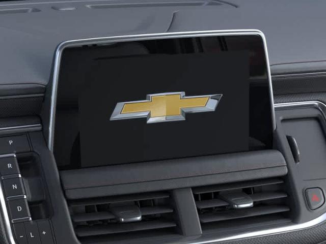 2024 Chevrolet Suburban Vehicle Photo in MOON TOWNSHIP, PA 15108-2571