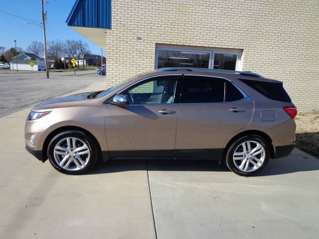 Used 2018 Chevrolet Equinox Premier with VIN 2GNAXNEX6J6184430 for sale in Saint Libory, IL