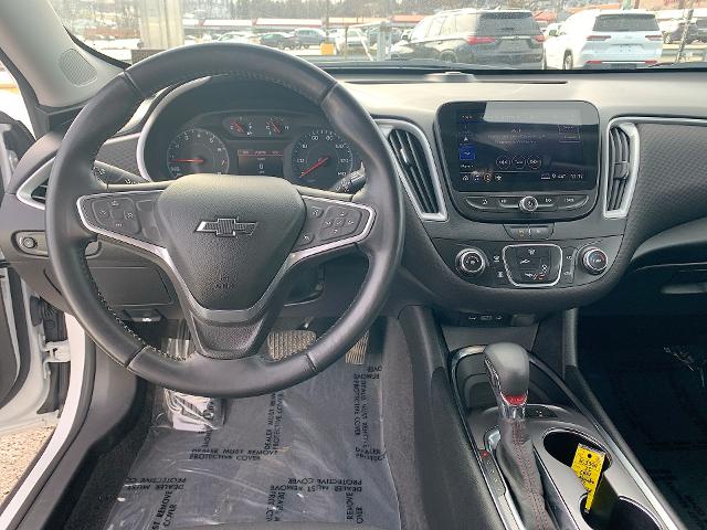 2022 Chevrolet Malibu Vehicle Photo in MOON TOWNSHIP, PA 15108-2571