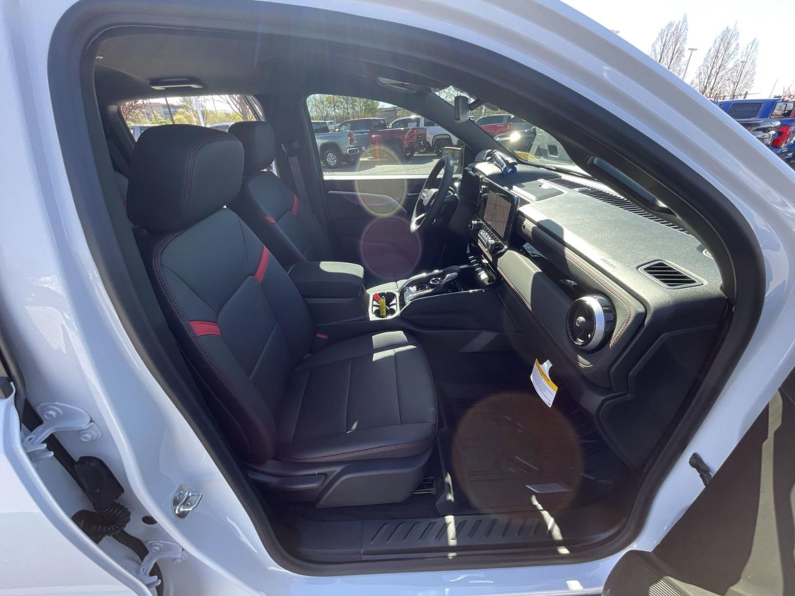 2025 Chevrolet Colorado Vehicle Photo in BENTONVILLE, AR 72712-4322
