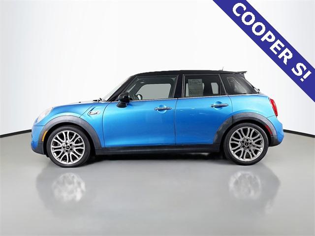 2015 MINI Cooper S Hardtop 4 Door Vehicle Photo in Puyallup, WA 98371