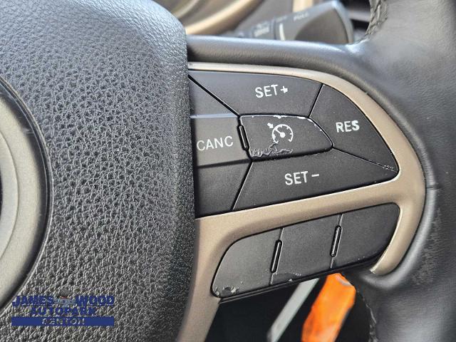 2016 Jeep Cherokee Vehicle Photo in DENTON, TX 76210-9321