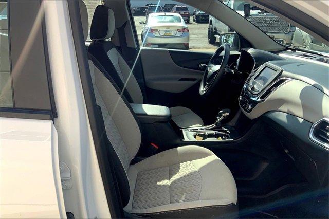 2022 Chevrolet Equinox Vehicle Photo in TOPEKA, KS 66609-0000