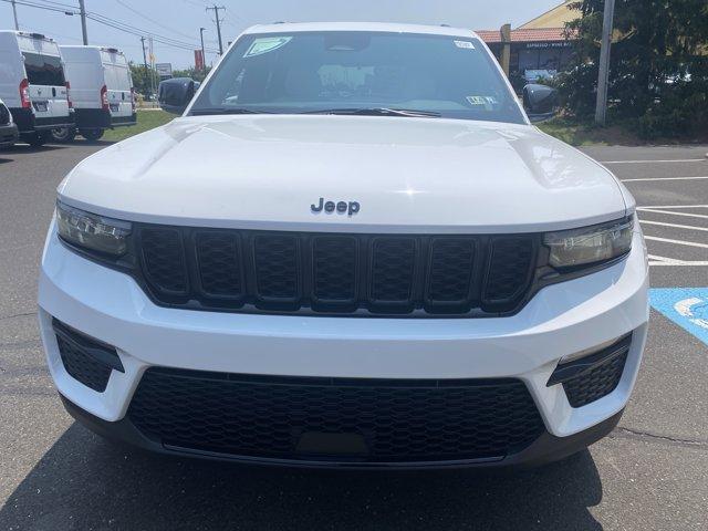 2025 Jeep Grand Cherokee Vehicle Photo in Doylsetown, PA 18901