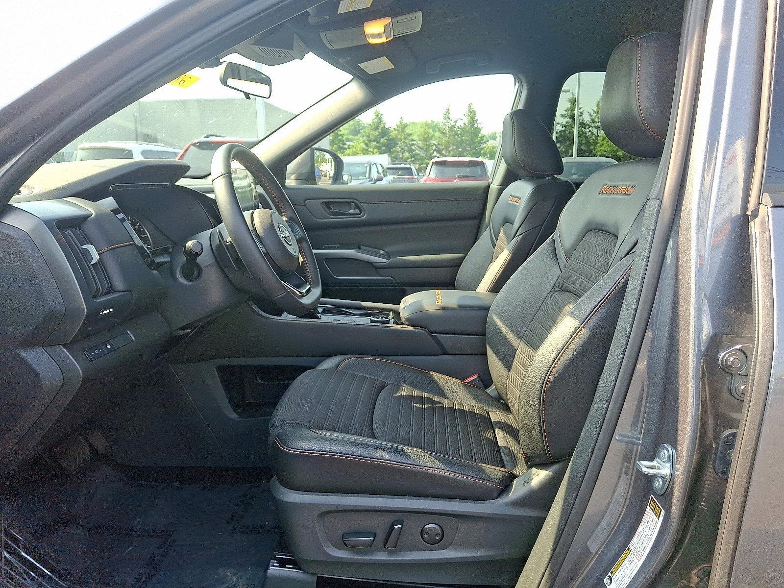 2024 Nissan Pathfinder Vehicle Photo in Harrisburg, PA 17111-1033