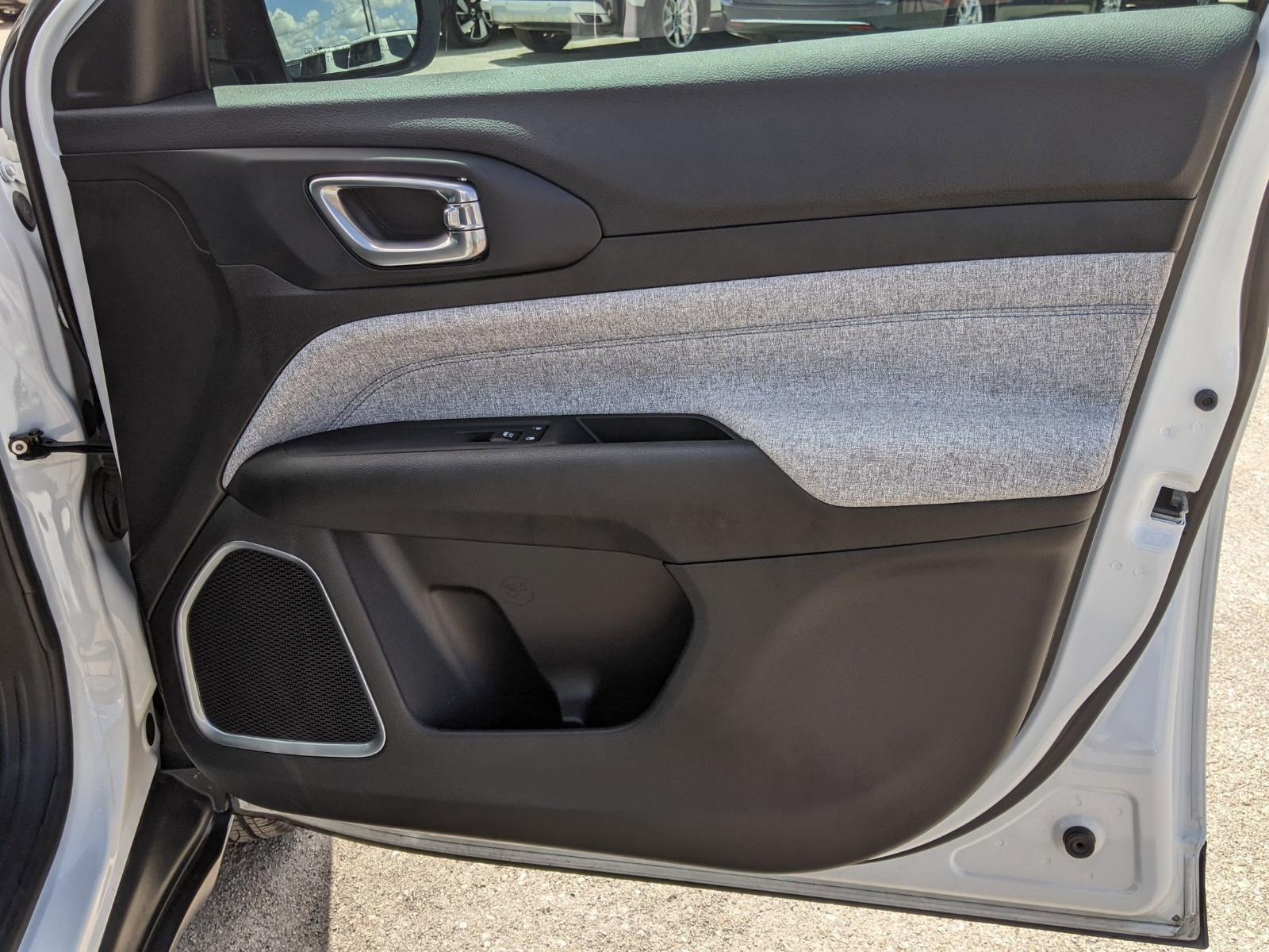 2024 Jeep Compass Vehicle Photo in Seguin, TX 78155