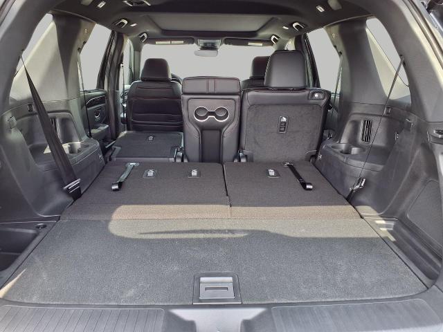 2025 Honda Pilot Vehicle Photo in Oshkosh, WI 54904
