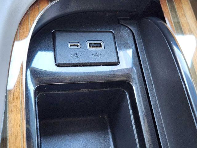 2022 Cadillac Escalade Vehicle Photo in DENTON, TX 76210-9321