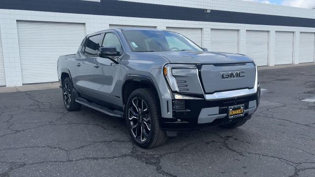 2024 GMC Sierra EV Vehicle Photo in TURLOCK, CA 95380-4918